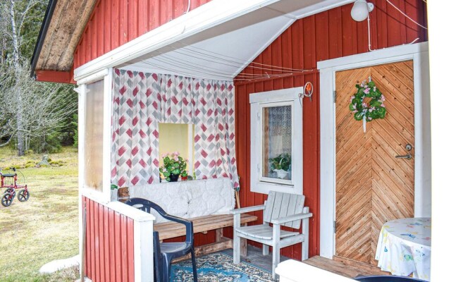 Beautiful Home in Lönneberga With 2 Bedrooms