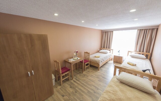 Azara Bed and Breakfast