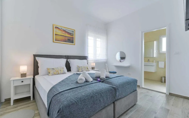 Vila Regina with pool