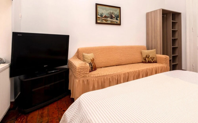 Lovely and Central Flat With Balcony in Cihangir