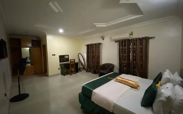 Nue Crest Hotel