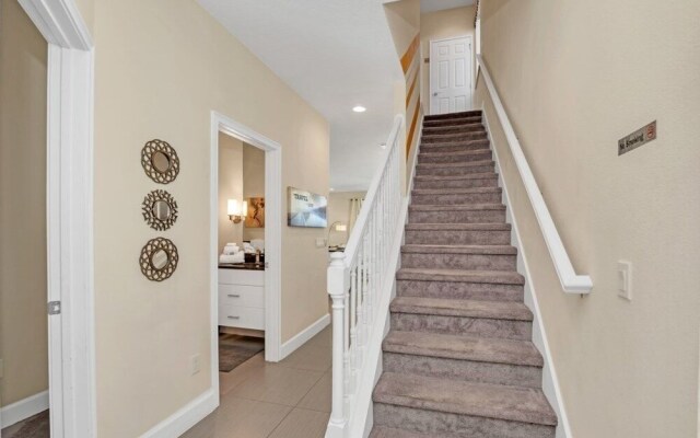 1511retreat 3 Bedroom Townhouse by Redawning