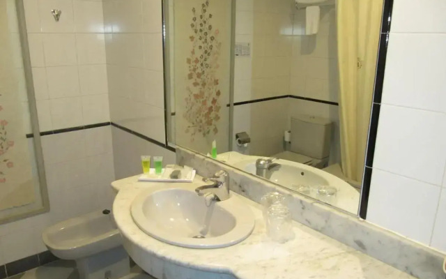 Hotel Sercotel Cuatro Postes