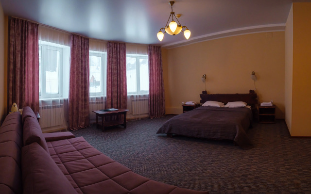 Kiya Hotel