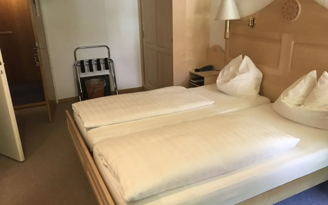 Hotel Bellevue - Traditional Swiss Hideaway