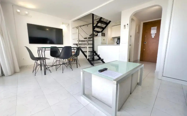 Skol 514 East Facing Duplex Apartment with Sea Views
