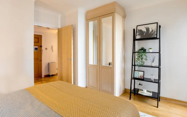 One Bed Serviced Apt near Millenium Bridge