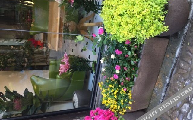 Sansheng Yizhai Hostel