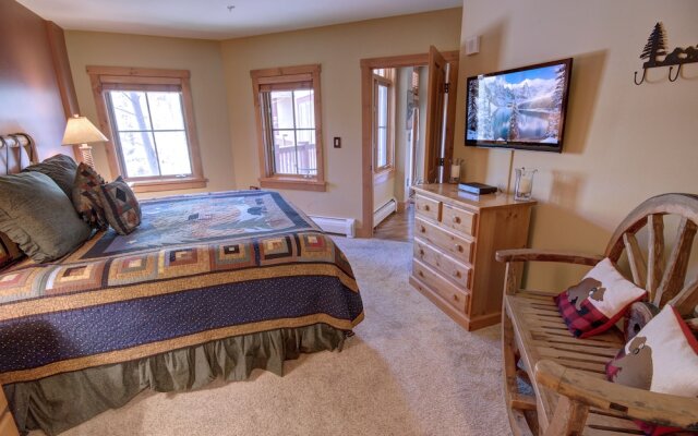 Expedition Station 8590 by SummitCove Vacation Lodging