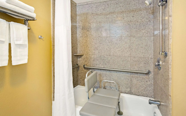 Days Inn by Wyndham Lawrenceville