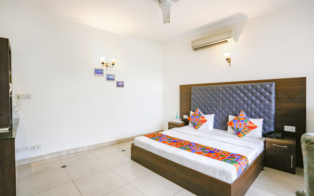 FabExpress Lloyd House – Guest Rooms – Delhi