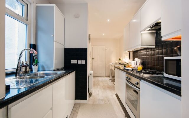 The Earl's Court Garden Gem - NKN