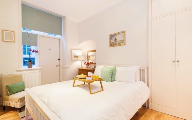 The Chelsea Embankment Apartment - EC