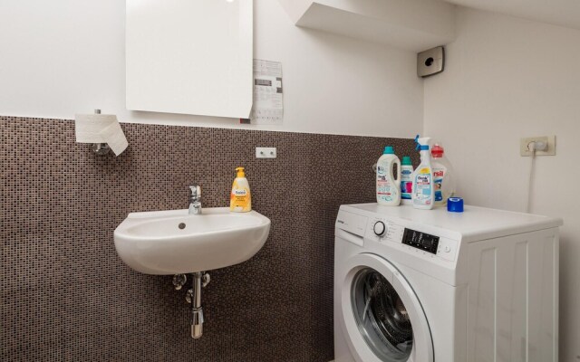 Awesome Home in Rab With Jacuzzi, Wifi and 1 Bedrooms