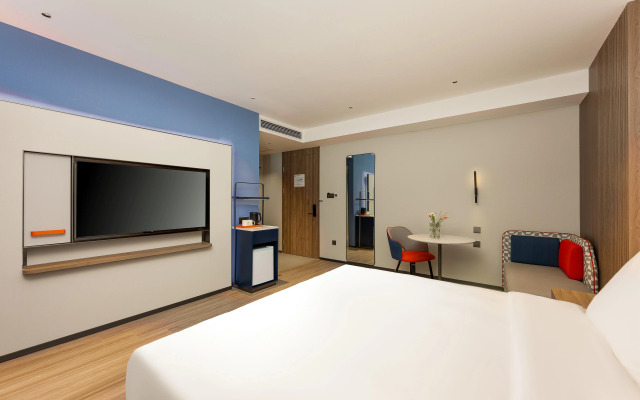 Holiday Inn Express Taizhou City Center by IHG
