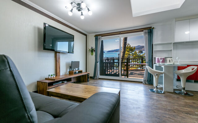 Tongyeong Beachcastle Resort