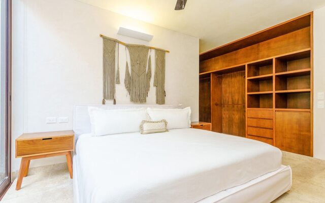 Jungle Luxury in Private Residential Area & Stunning Rooftop by Stella Rentals