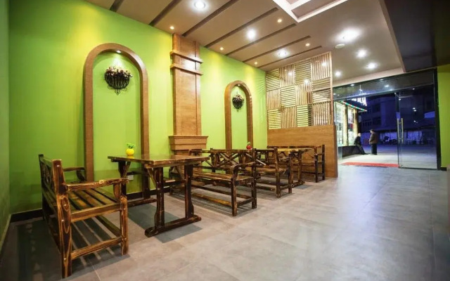 93 Hikers Hostel