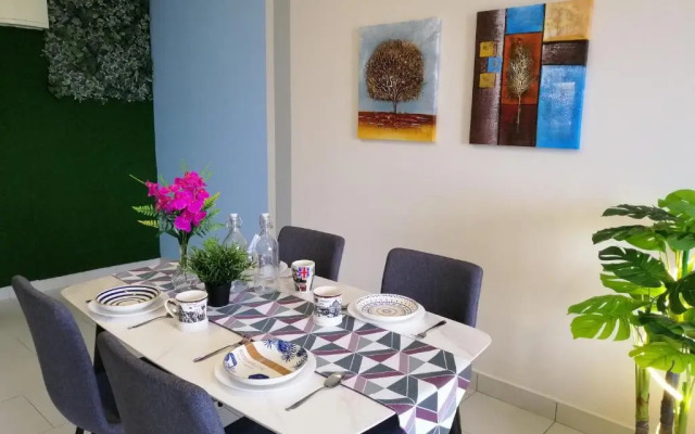 Lovely Mines Astetica Lake View Seri Kembangan 2BR