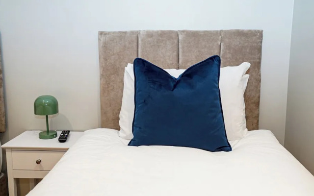 Wisteria F2 - single beds