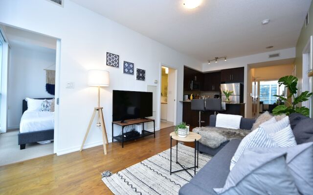 Sarkar Suites - Maple Leaf Square