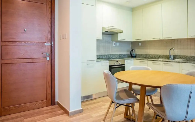 Homesgetaway-Cozy 1BR Bay Square Bldg. 9