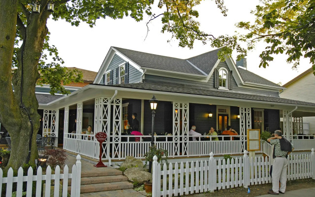 The Shaw Club Hotel