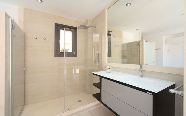 Villa - 4 Bedrooms with Pool, WiFi and Sea views - 108773