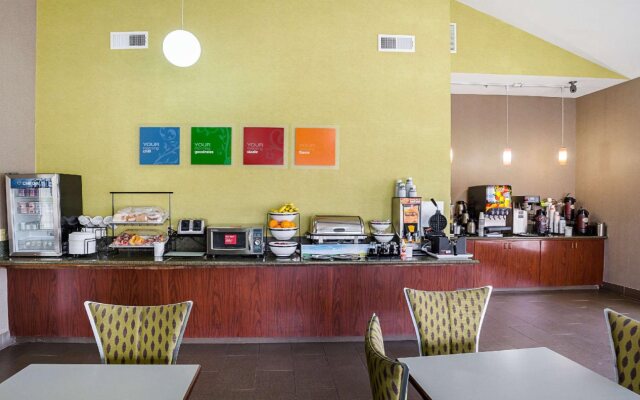 Super 8 by Wyndham Alexandria LA