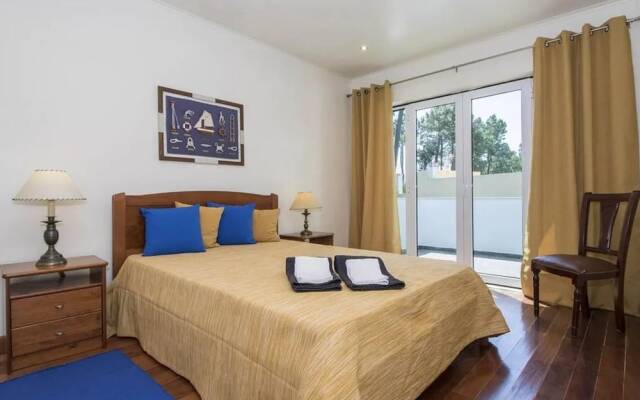 Villa Fati in Pen Nsula de Tr ia