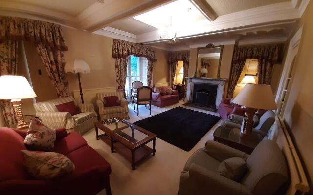 Lovelady Shield Hotel