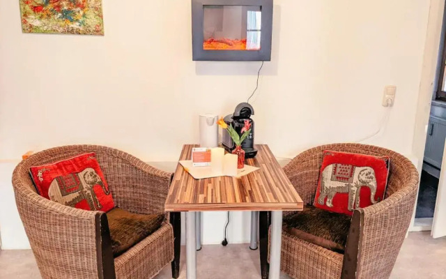 Idyllische Erholung - Sauna, Garten, Pool & Fluss - Zi1