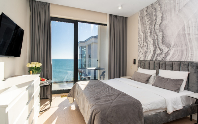 Лучезарный берег