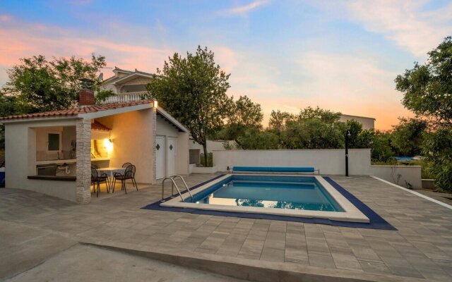 Nice Home in Betina With Wifi, 2 Bedrooms and Outdoor Swimming Pool