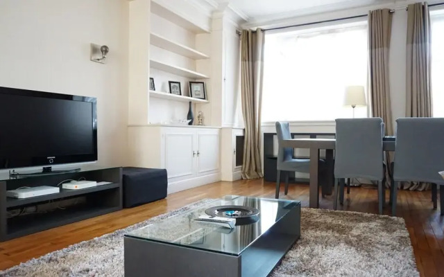 Etoile - 2 pièces - 104 m² - Paris 8