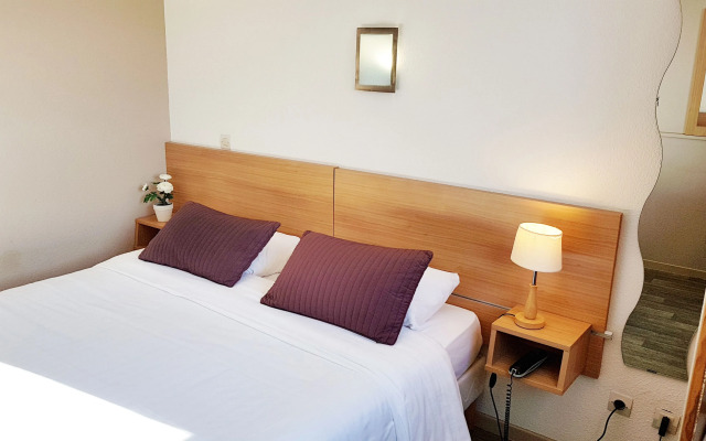 The Originals Access, Hôtel les Iris