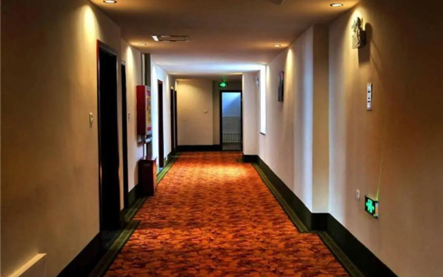 GreenTree Inn Zhangjiakou Jinding Ci’er Mountain Road Business Hotel