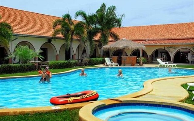 Getaway Resort Lake Mabprachan Thailand