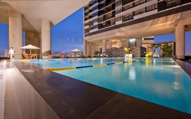 Dolphin Plaza Apartment