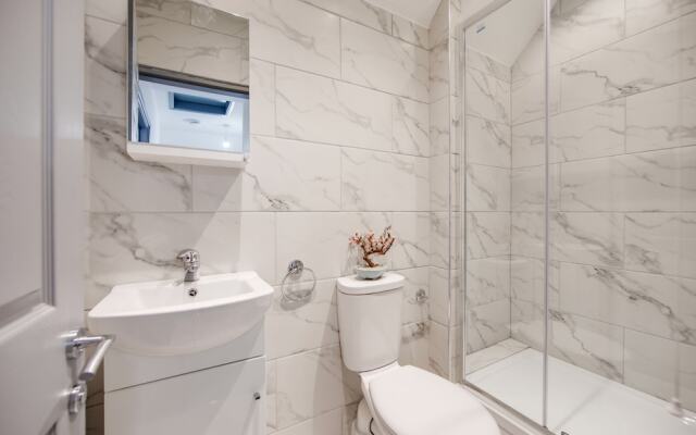 Centrally Located Modern House Near Ashford Town