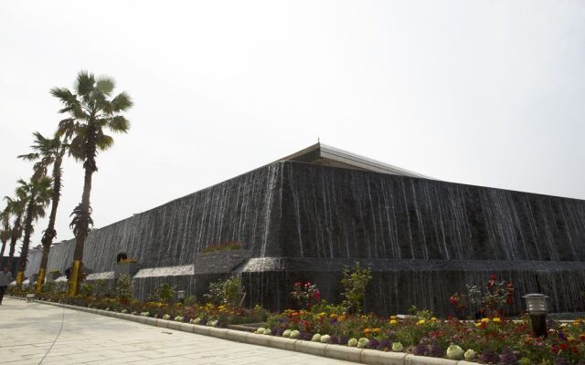 The Dh International Hotel