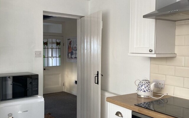 Ask 4 Discount, Best 3-bed House in Manchester
