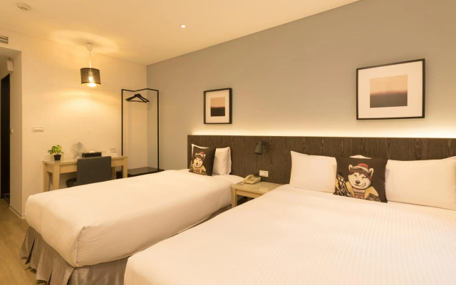 Just Enjoy Business Hotel