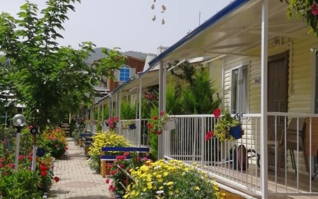 Boncuk Hemşire Apartları Adrasan