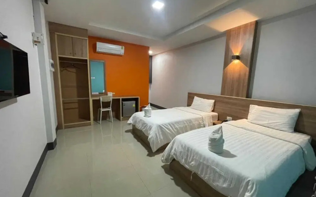 Nakarin Hotel