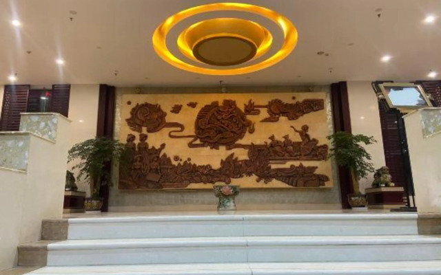 Longcheng Business Hotel
