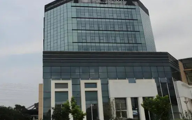Jinjiang Metropolo Hotel (Shanghai Jing'an Pengpu Xincun Subway Station)