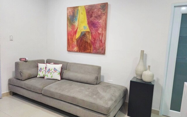 Modern Style 1 Br Near Beaches With Free Parking