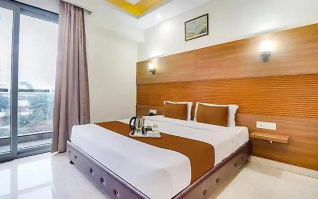 Fabhotel Grace Inn
