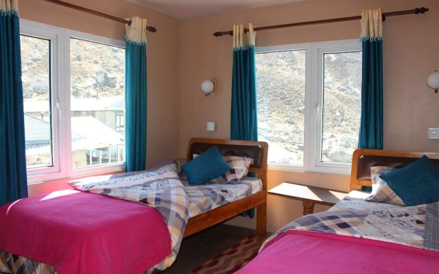 Thanka Inn Gokyo